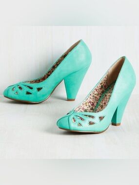 Bettie Page heels STROLL Aqua Teal turquoise feminine-Cutout VINTAGE inspired 9